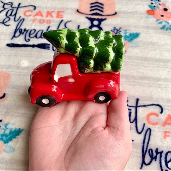 1 LEFT! Xmas Red Truck & Tree Salt & Pepper Shaker - Picture 5 of 11